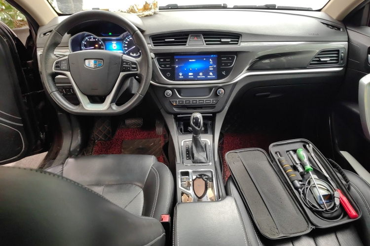 吉利汽车 帝豪 2017款 三厢百万款 1.5L CVT向上版中控内饰12