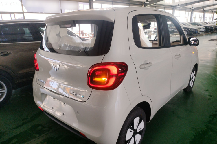 五菱汽车 宏光MINIEV 2025款 四门版 进阶款车身外观7