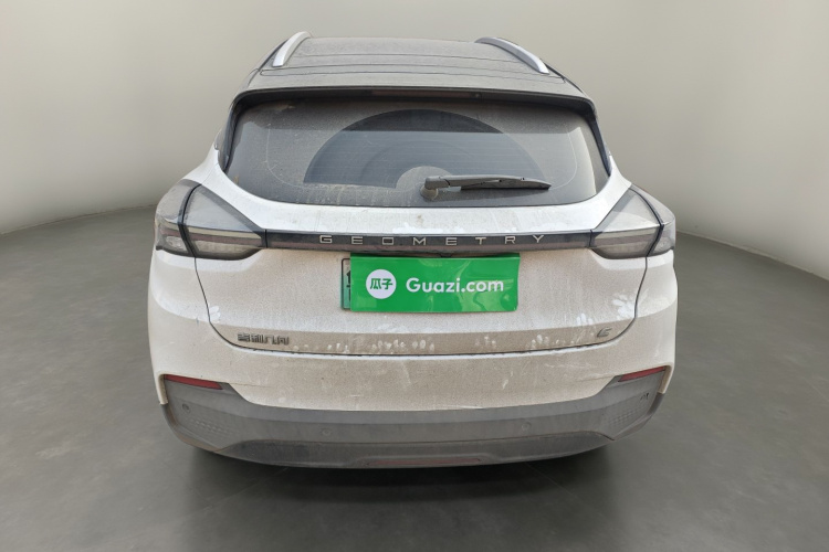 吉利几何C 2022款 550KM 西柚Pro车身外观6