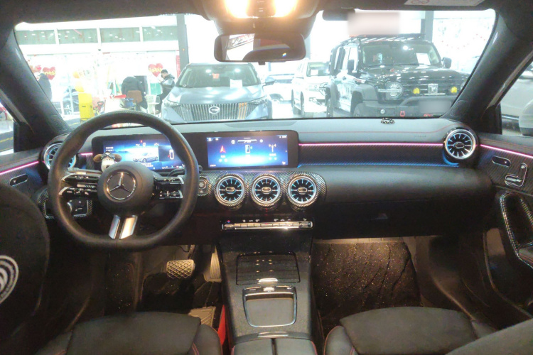 奔驰A级 2024款 改款 A 200 L 时尚型中控内饰12