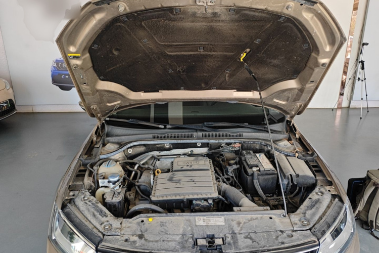 大众 速腾 2018款 1.6L 自动舒适型机舱底盘24