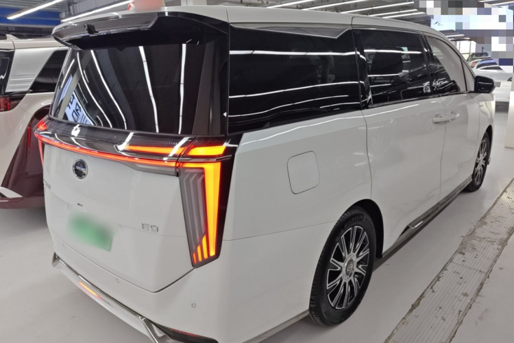 广汽传祺 传祺E9 2023款 E9 MAX车身外观7