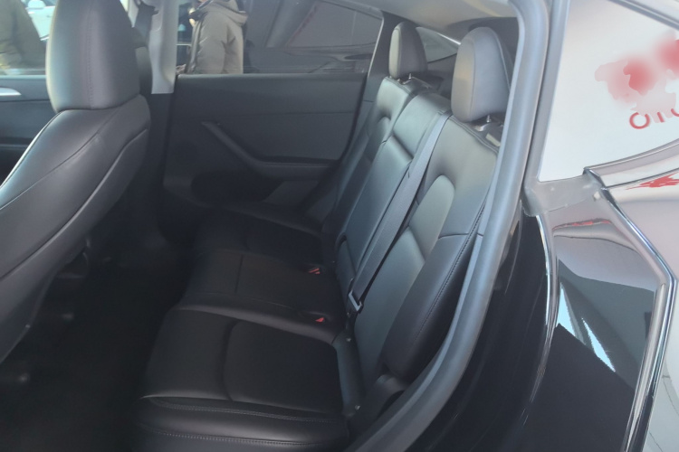 特斯拉 Model Y 2024款 后轮驱动版中控内饰21