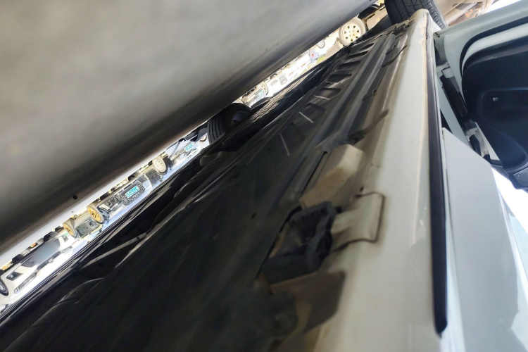 奔驰C级 2019款 C 260 运动版局部细节9002