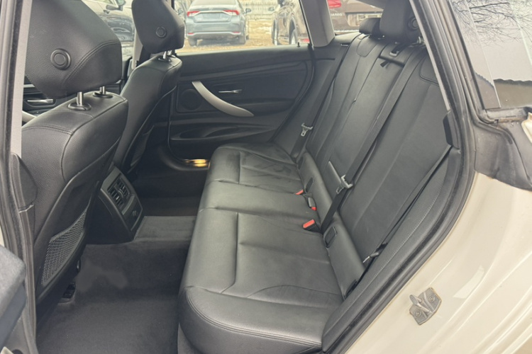 宝马3系GT 2014款 320i 领先型中控内饰7005