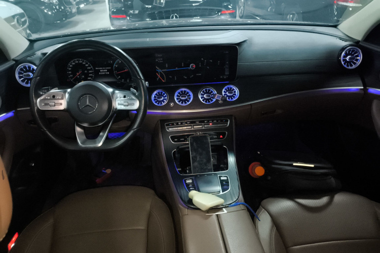 奔驰E级 2020款 改款 E 300 L 运动时尚型中控内饰12