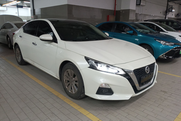 日产 天籁 2020款 改款 2.0L XL 舒适版车身外观3