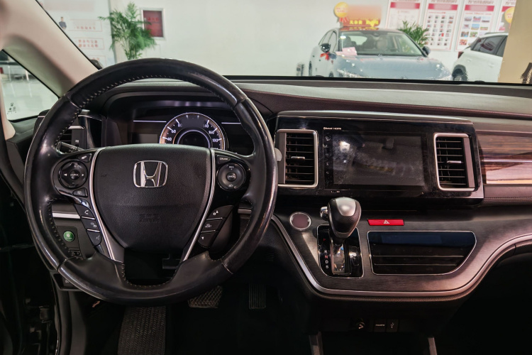 本田 艾力绅 2016款 2.4L 豪华版中控内饰7009