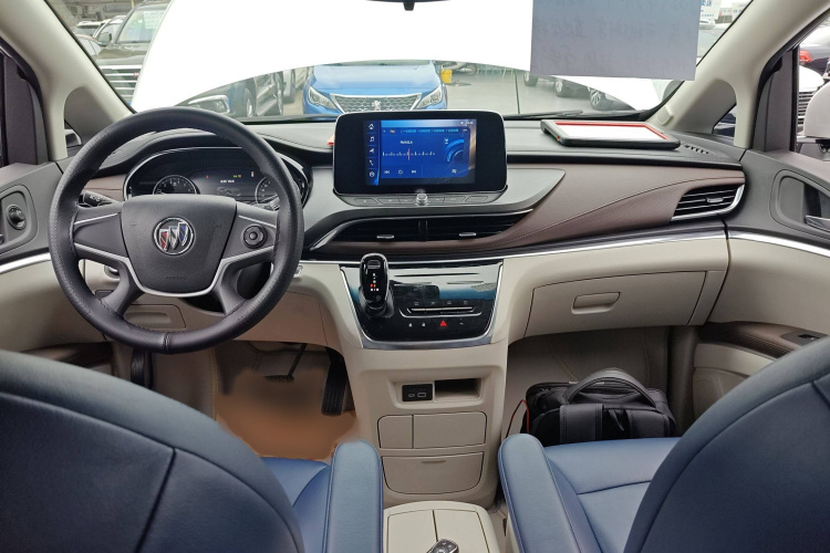 别克GL8 2023款 陆上公务舱 舒适型中控内饰7002
