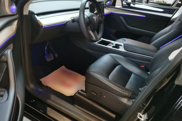 特斯拉 Model Y 2022款 后轮驱动版中控内饰20