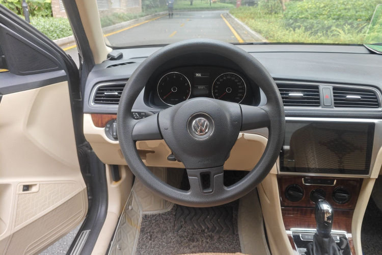 大众 朗逸 2014款 1.6L 自动运动版中控内饰13