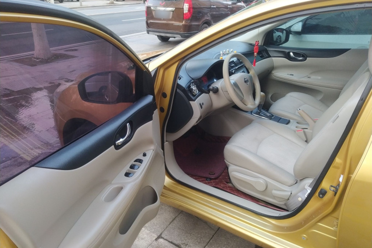 日产 骐达TIIDA 2011款 1.6L CVT智能型中控内饰20