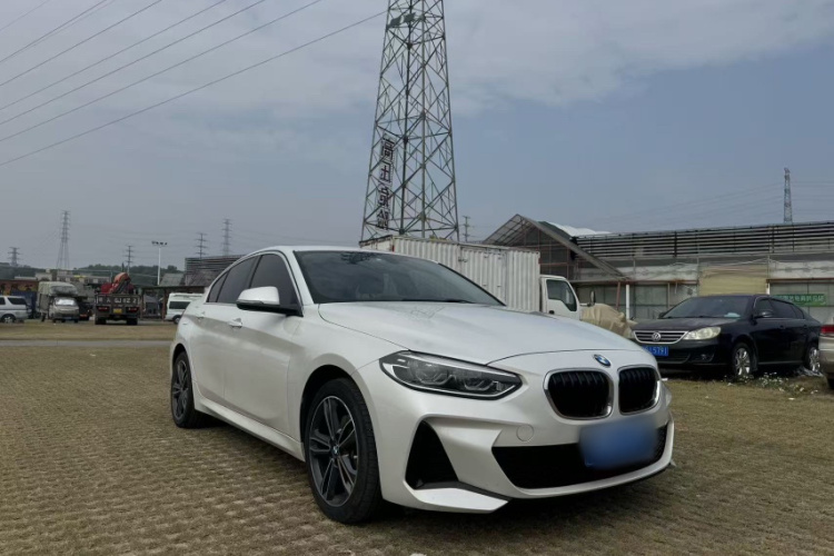 宝马1系 2022款 120i M运动版车身外观6009