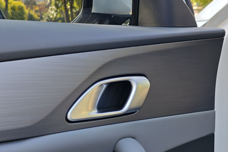 吉利银河 银河A7 2025款 EM-i 70km 启航版中控内饰7001