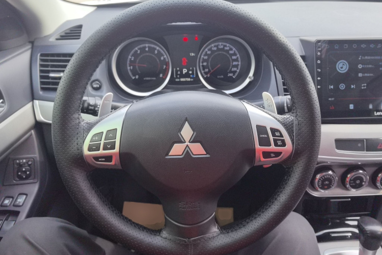 三菱 翼神 2015款 1.8L CVT致尚版 国V局部细节13