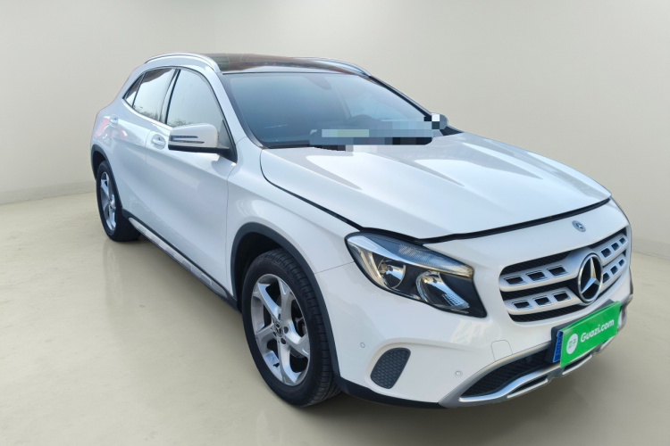 奔驰GLA 2018款 GLA 200 动感型车身外观3