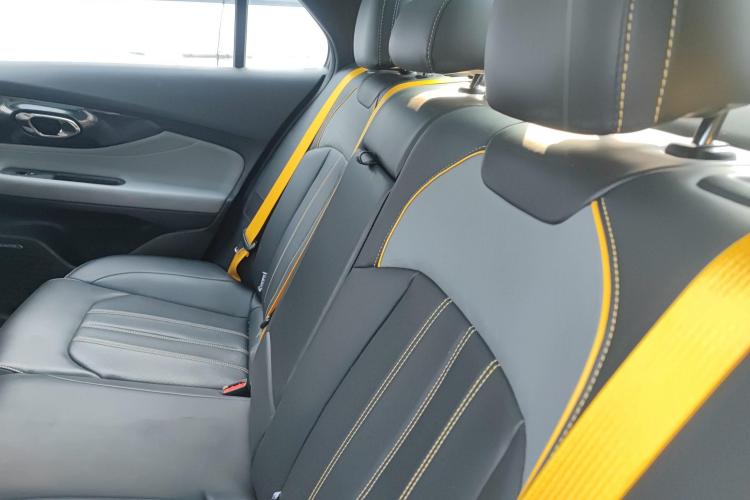 广汽传祺 影豹 2021款 270T DCT J16版中控内饰7001