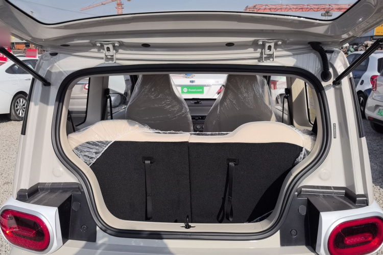 五菱汽车 宏光MINIEV 2024款 第三代 215km 青春版机舱底盘23