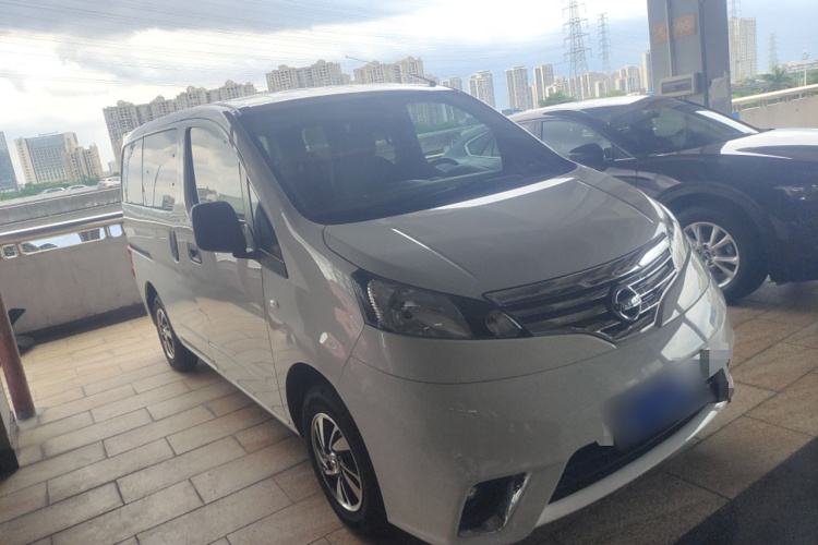 日产NV200 2016款 改款 1.6L CVT尊享型车身外观6002