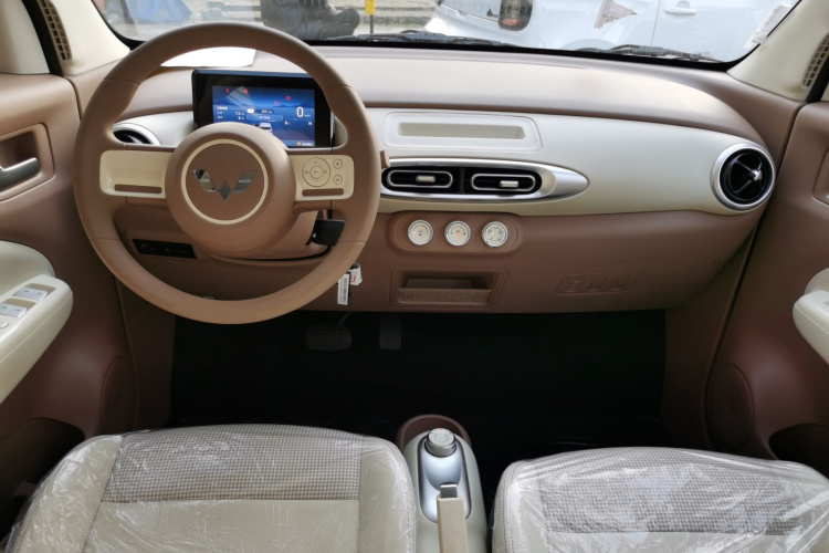 五菱汽车 宏光MINIEV 2025款 四门版 进阶款中控内饰7002