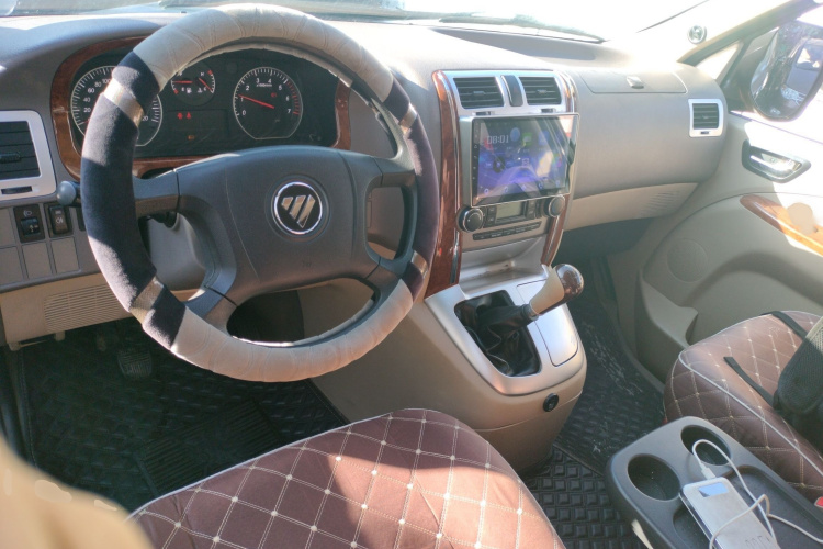 福田 风景G5 2020款 2.0L长轴平顶9座多用途乘用车1TZS中控内饰7002