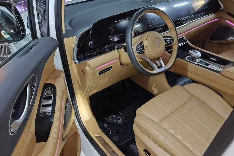 岚图汽车 岚图梦想家 2024款 PHEV 超长续航尊贵版中控内饰7003