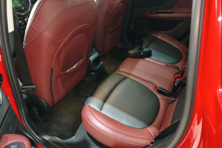 MINI Countryman 2017款 1.5T COOPER ALL4 非常假日版 辣椒红中控内饰7004