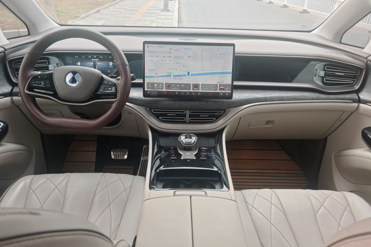 腾势D9 2022款 DM-i 1040 尊贵型中控内饰7003