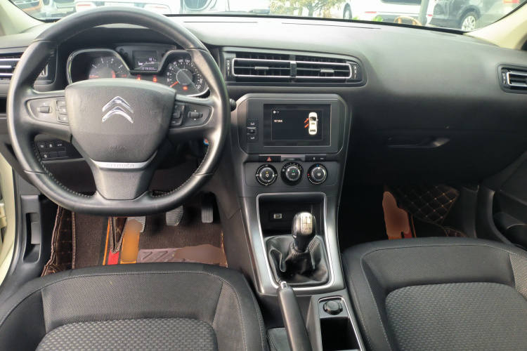 雪铁龙 C4世嘉 2018款 1.6L 手动豪华型中控内饰12