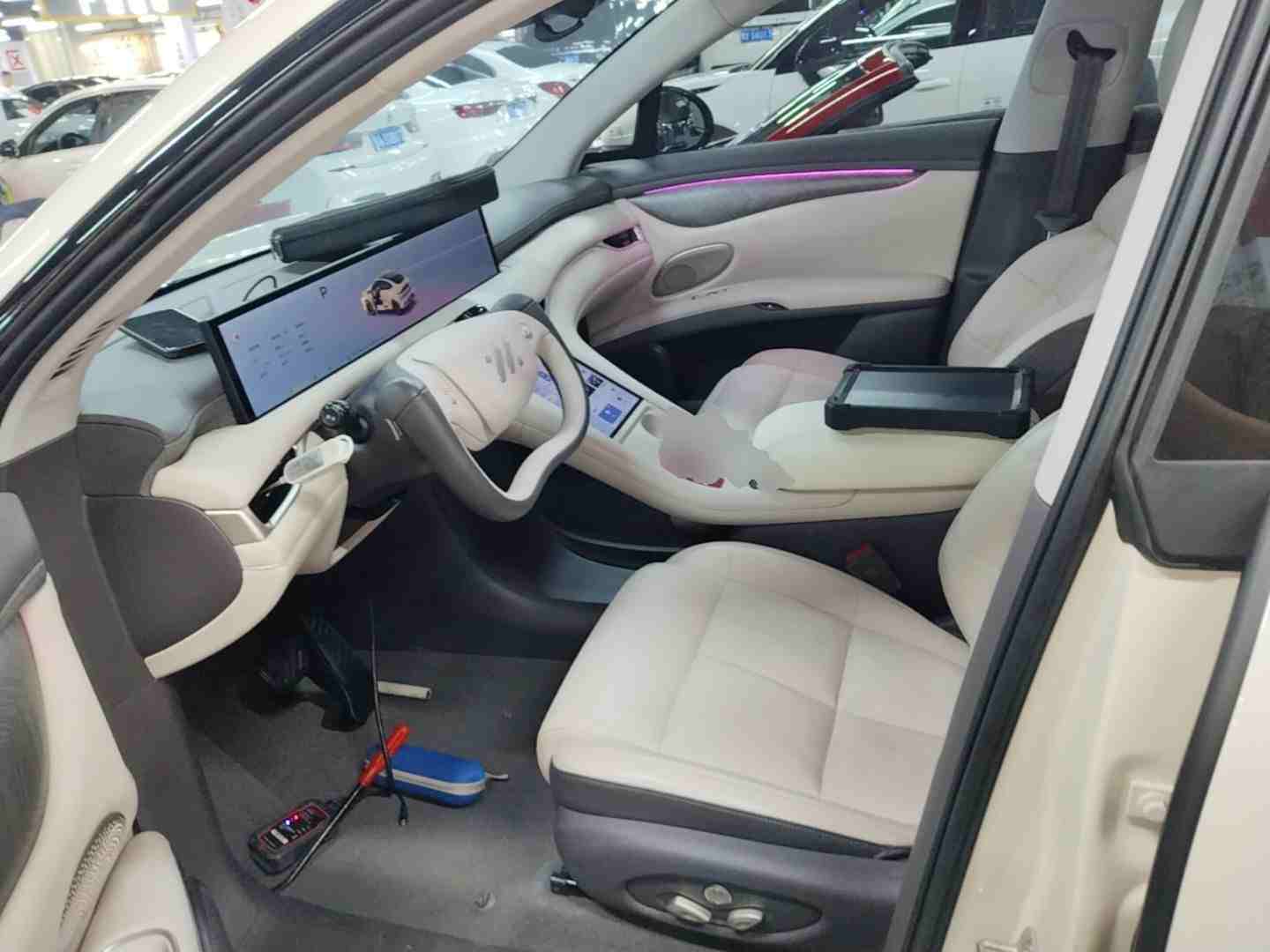 车辆左侧前座椅展示