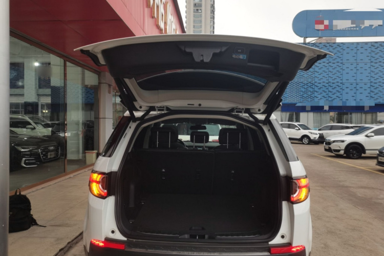 路虎 发现神行 2018款 240PS SE版机舱底盘23