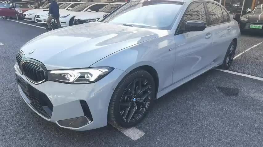 宝马3系 2025款 330Li M运动曜夜套装实拍1