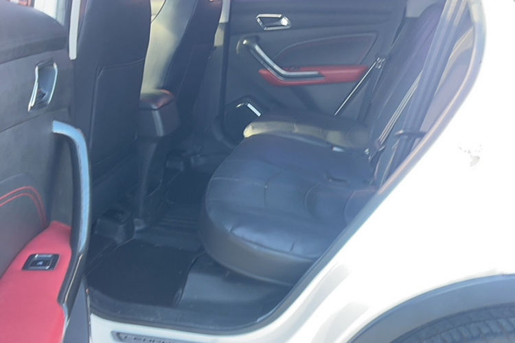 猎豹汽车 猎豹CS9 2017款 1.5L CVT舒适型中控内饰7003