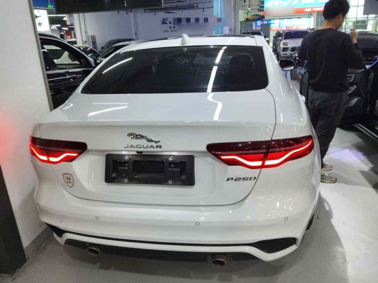 捷豹XEL 2023款 2.0T 250PS R-DYNAMIC S进取运动版(4)