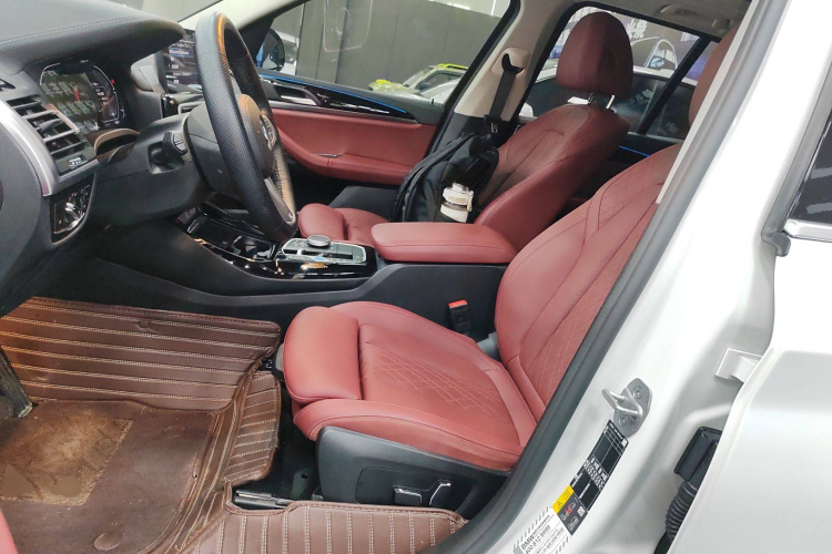 宝马iX3 2024款 领先型中控内饰19