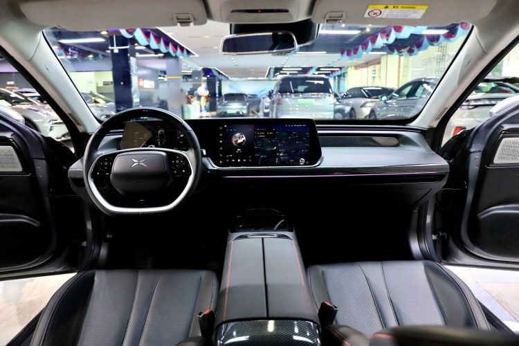 小鹏P7 2021款 480N中控内饰7004