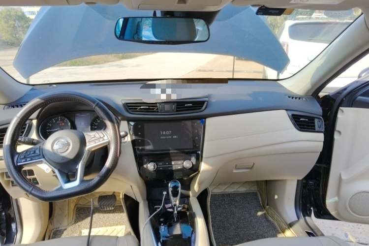 日产 奇骏 2019款 2.0L CVT舒适版 2WD中控内饰12