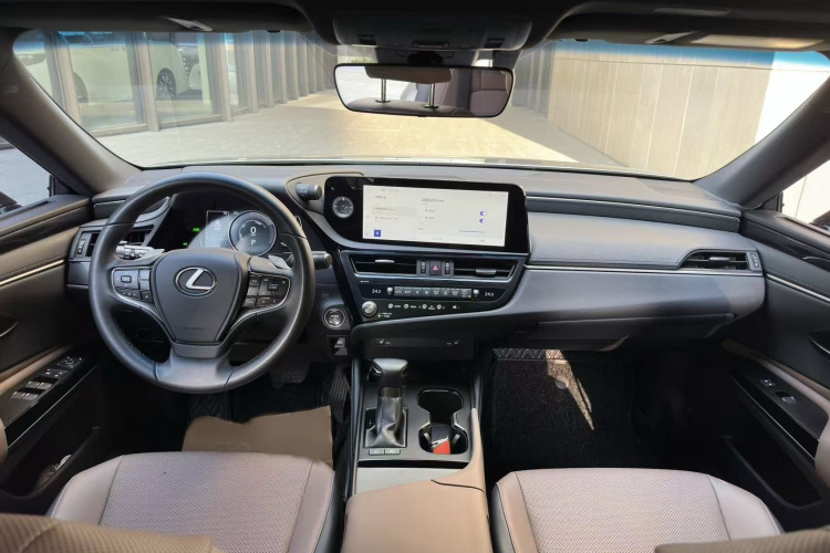 雷克萨斯ES 2022款 300h 卓越版中控内饰7002