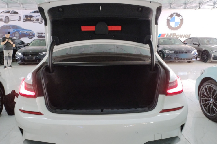 宝马3系 2021款 325Li M运动套装机舱底盘23