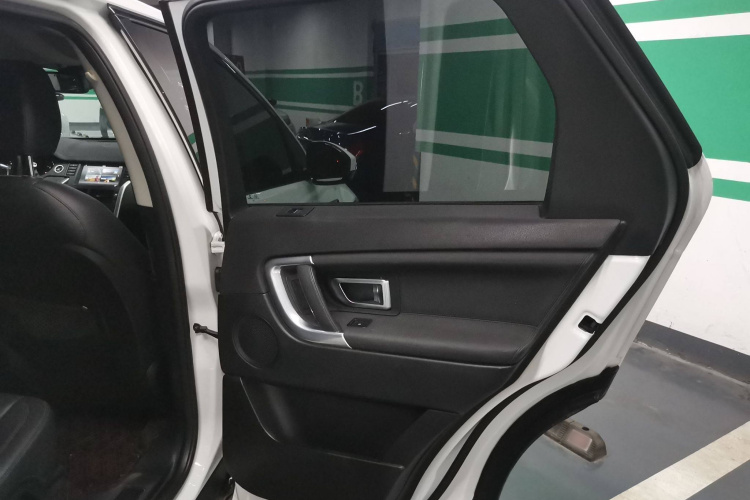 路虎 发现神行 2018款 240PS HSE版中控内饰7003