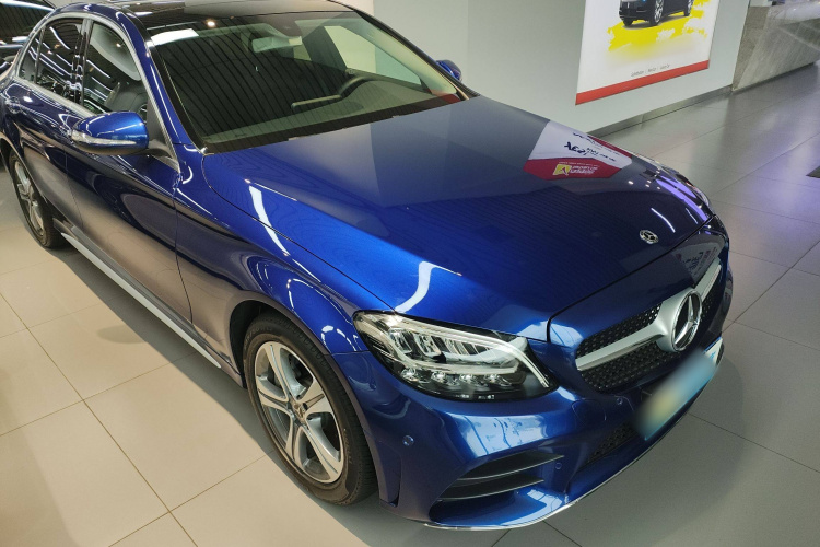 奔驰C级 2019款 改款 C 260 L 运动版车身外观3