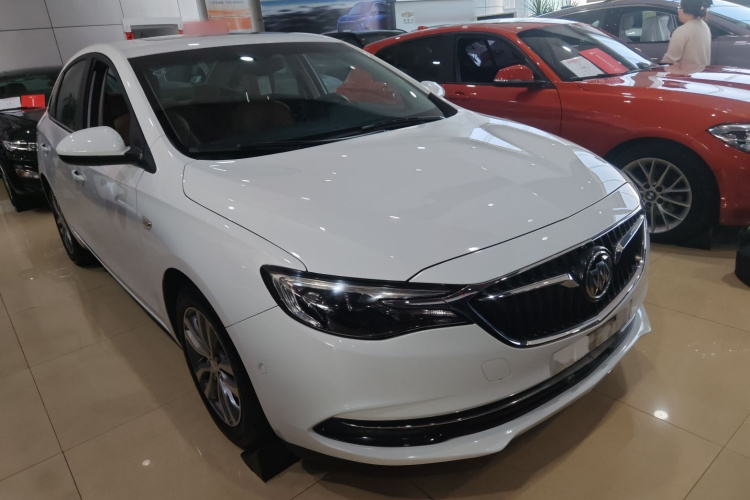 别克 英朗 2018款 18T 自动旗舰型车身外观3