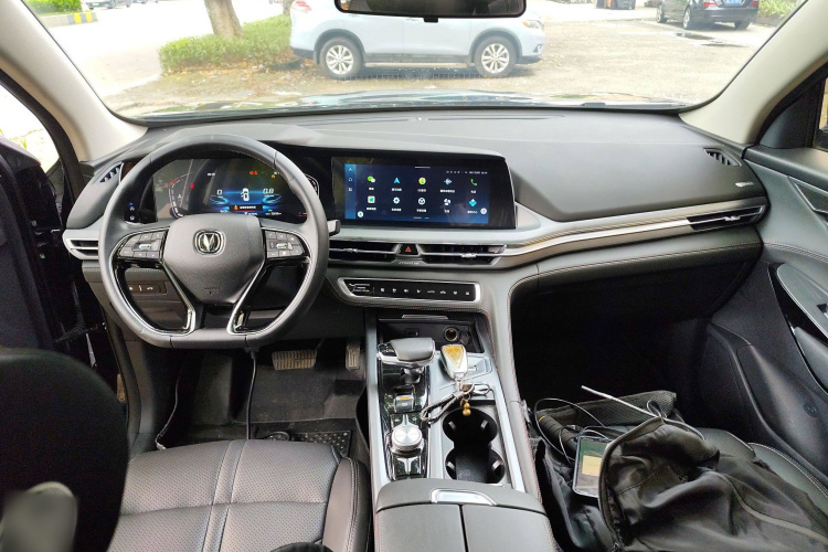 长安CS75 PLUS 2022款 1.5T 自动尊贵型中控内饰12