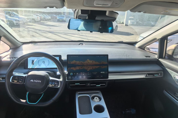 埃安 AION Y 2023款 Younger中控内饰7006