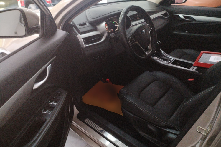 吉利汽车 帝豪 2018款 1.5L CVT向上互联版中控内饰20