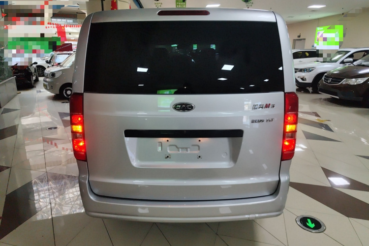 江淮瑞风 瑞风M3 2023款 PLUS 1.5T 5/7座经典版车身外观6