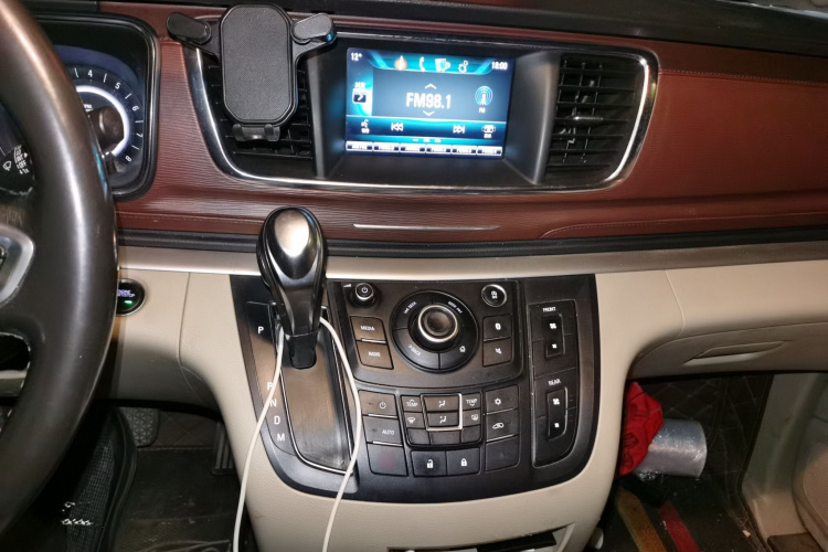 别克GL8 2017款 25S 豪华型 国V局部细节16