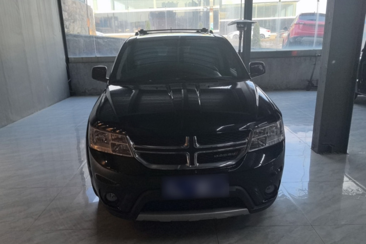 道奇 酷威 2013款 2.4L 两驱尊尚版车身外观2