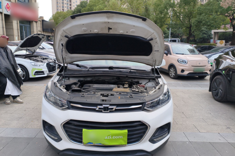 雪佛兰 创酷 2018款 330T 自动两驱精英型机舱底盘24