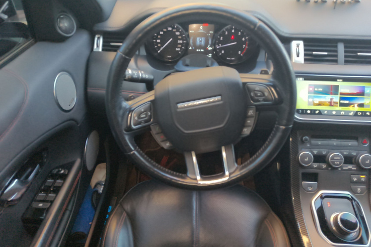 路虎 揽胜极光 2017款 2.0T 绚黑限量版中控内饰13